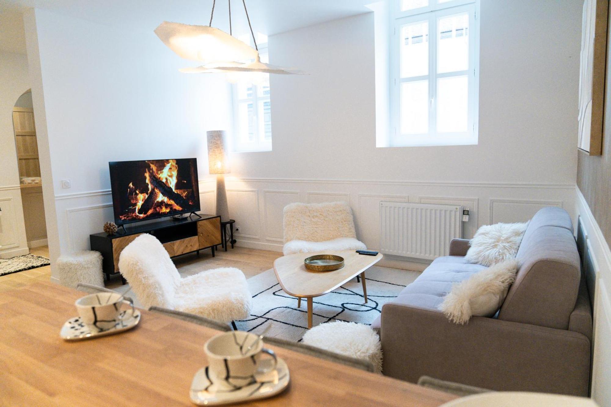 Velvet - Best Keys - Maison Duplex Elegante - Plein Centre Ville - Deco Minimaliste & Cosy - Literie Haut De Gamme - 2 Chambres Separees - Lit Queen Size & 1 Canape Convertible - Smart Tv - Wifi Fibre - Check-In Autonome Sens Exteriör bild